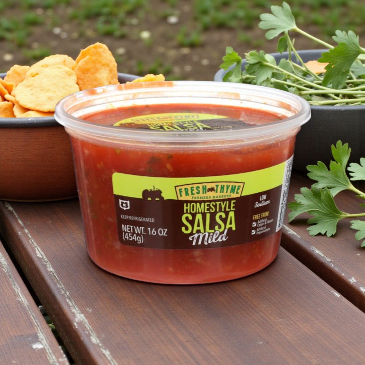 Combo: El Milagro Mexican Kitchen Style Tortilla Chips (16 oz) & Fresh Thyme Market Natural Mild Salsa (16 oz)