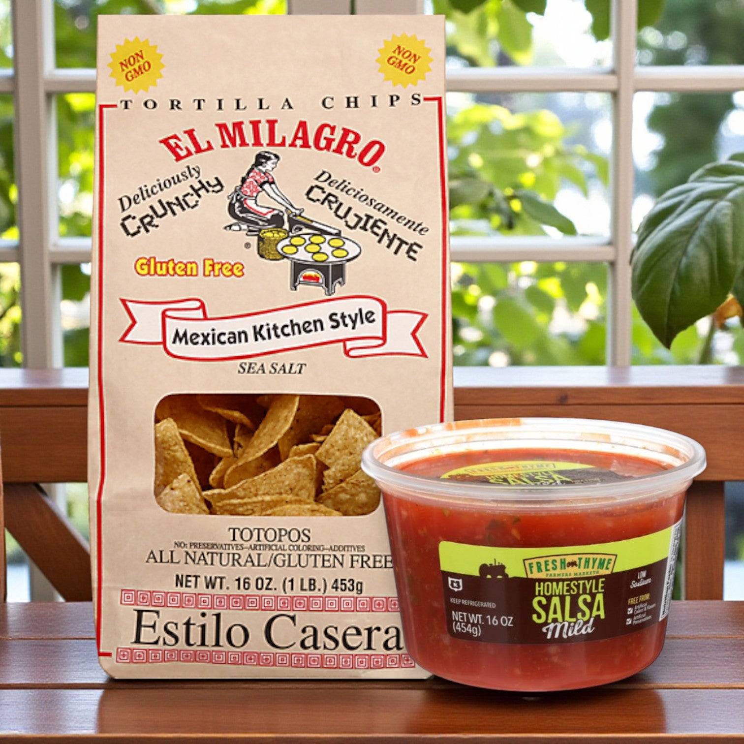 Combo: El Milagro Mexican Kitchen Style Tortilla Chips (16 oz) & Fresh Thyme Market Natural Mild Salsa (16 oz)