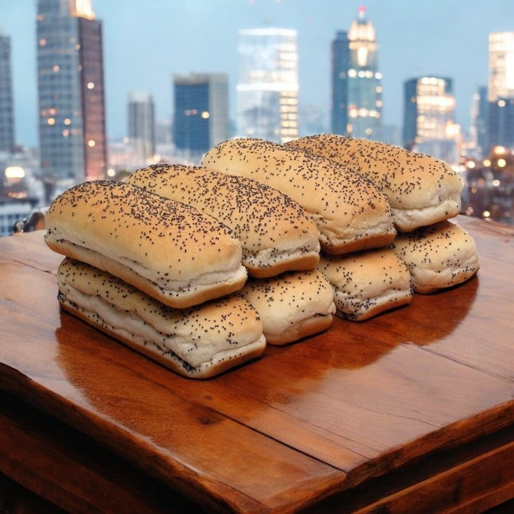 Vienna Beef’s Vienna Poppy Seed Hot Dog Buns (12 packs of 10, 120 buns) are perfectly baked frozen rolls, ready for your next gathering. Enjoy authentic flavor topped with poppy seeds—ideal for any occasion.