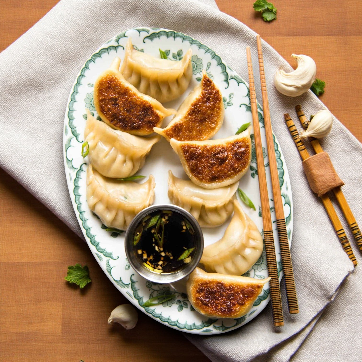 Van Lang Chicken Potstickers – 200 Count (4 Trays of 50, Frozen Appetizers)