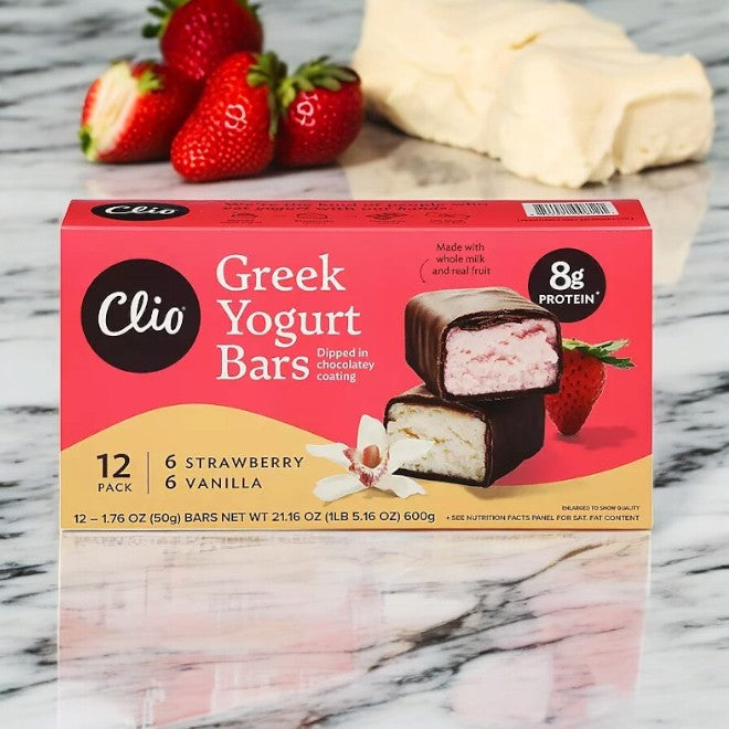 Clio's Greek Yogurt Bar pack features 12 delicious strawberry and vanilla bars, elegantly presented with strawberries and chocolate.