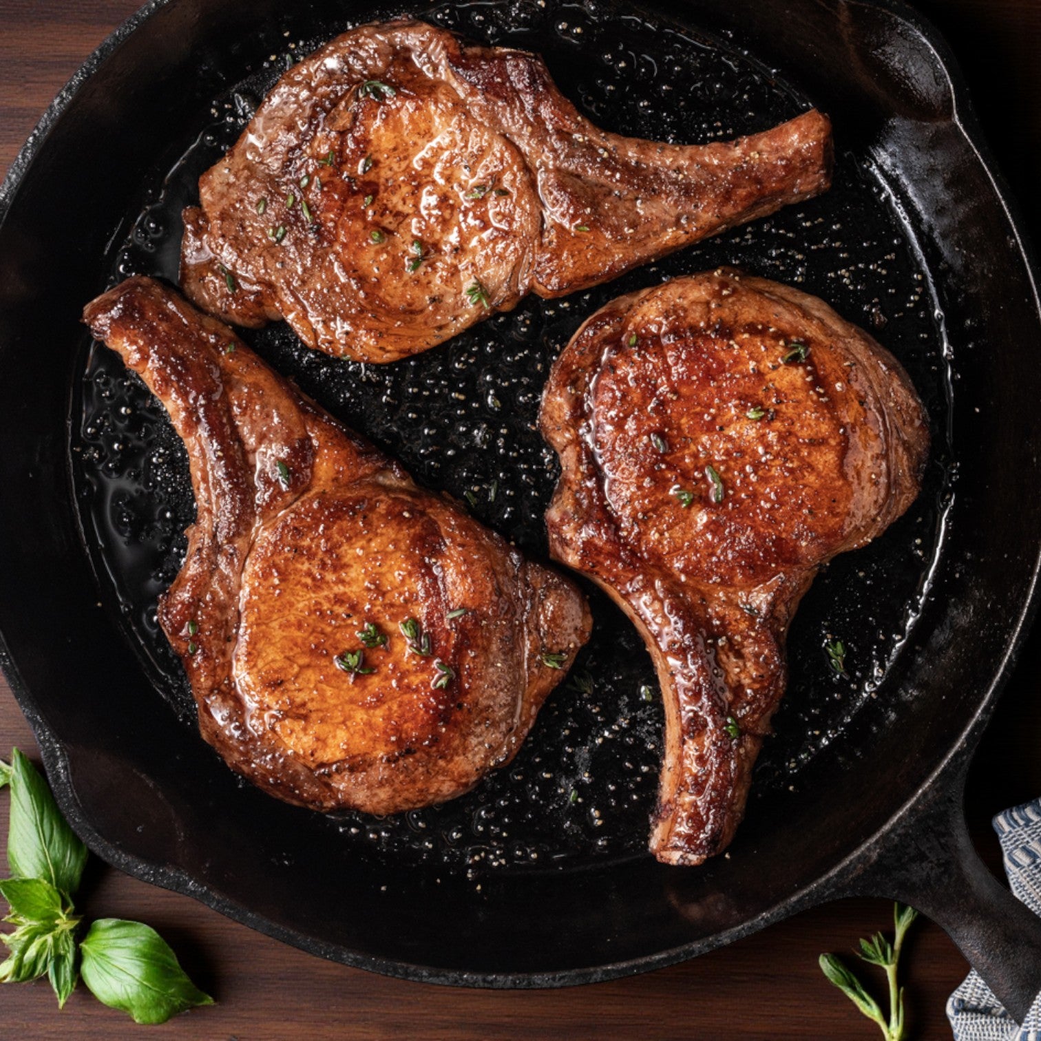 Stock Yards Pork Loin Chops, Bone-In, 1" Thick – Natural, Raised Without Antibiotics, 16/10 oz Packs